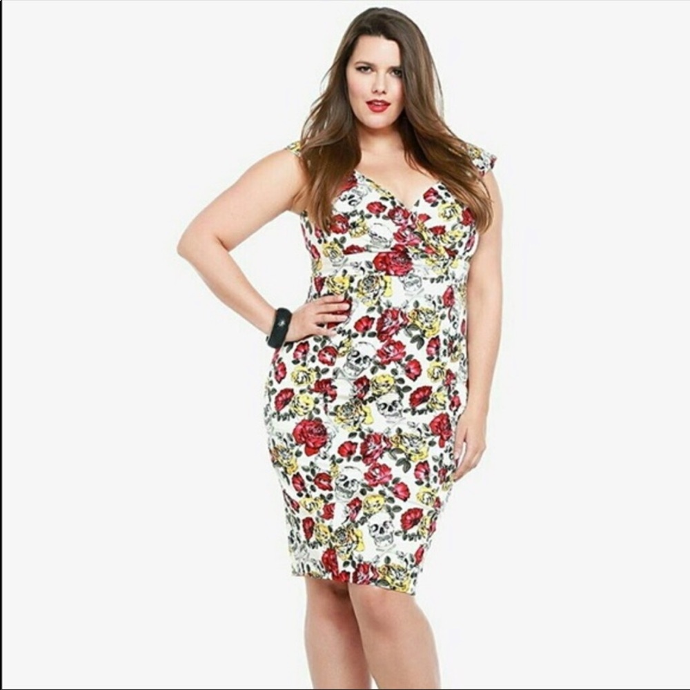 NWT retro chic wiggle dress skulls and roses